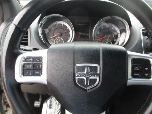 Used 2017 Dodge Grand Caravan GT image 23