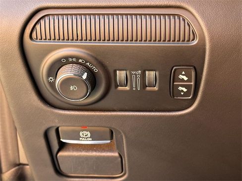 Used 2024 Jeep Grand Wagoneer L Series II w/ Quick Order Packagew 28T image 17