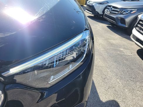 Used 2025 Mercedes-Benz GLC 300 image 8