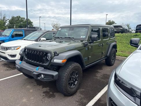Used 2024 Jeep Wrangler Unlimited AWD/4WD image 2