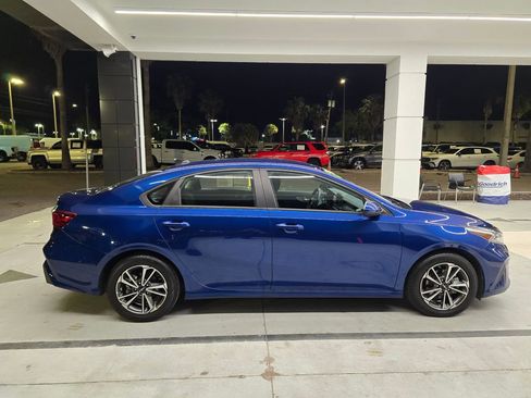 Used 2023 Kia Forte LXS FWD image 7