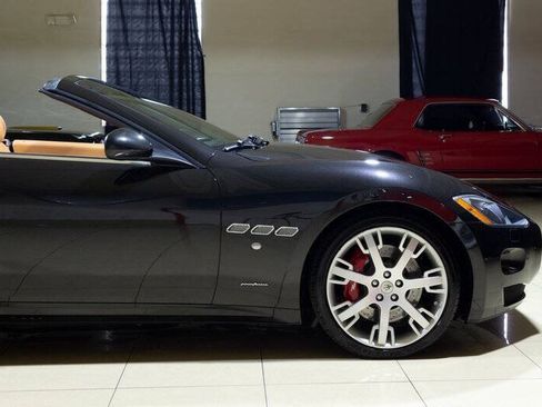 Used 2015 Maserati GranTurismo Convertible RWD image 27
