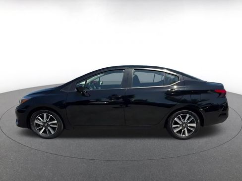 Used 2025 Nissan Versa SV FWD image 8