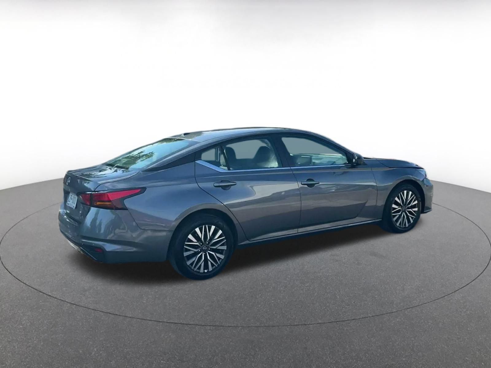 Used 2026 Nissan Altima 2.5 SV FWD image 14