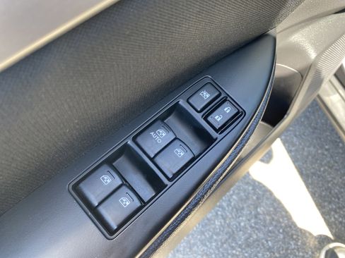 Used 2013 Subaru Outback 2.5i Premium AWD/4WD image 18