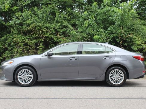 Used 2015 Lexus ES 350 w/ Luxury Package FWD image 8