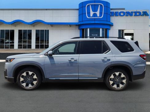 New 2026 Honda Pilot Touring image 3