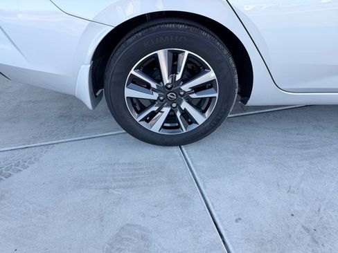 Used 2024 Nissan Versa SV w/ Trunk Package image 24