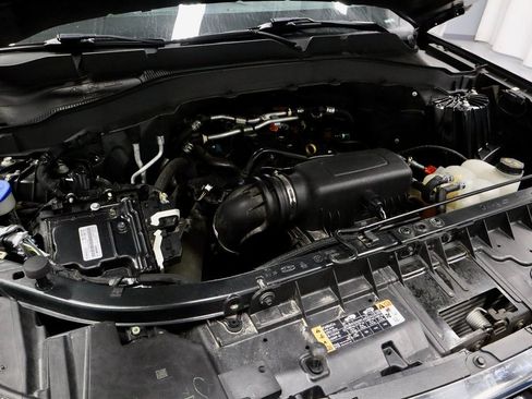 Certified 2022 Ford Explorer XLT image 17
