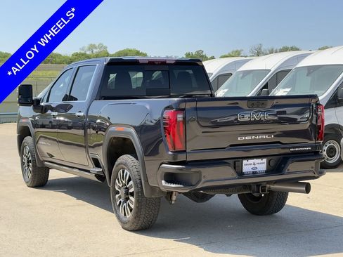 Used 2025 GMC Sierra 2500 Denali Ultimate image 6