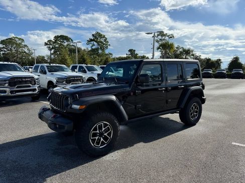 Used 2024 Jeep Wrangler Unlimited Rubicon AWD/4WD image 7