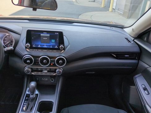 Used 2024 Nissan Sentra SV FWD image 9