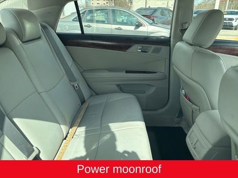 Used 2011 Toyota Avalon Limited image 8