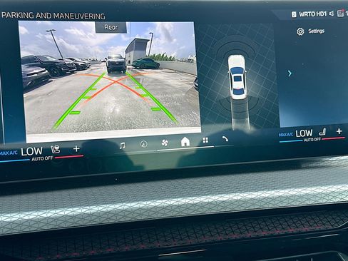 Certified 2025 BMW 330i Sedan w/ M Sport Package RWD image 14
