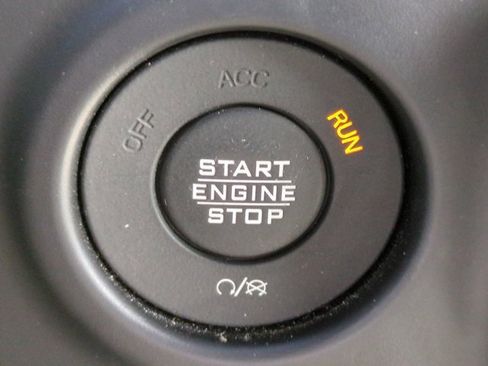 Used 2020 Jeep Wrangler Sport image 23