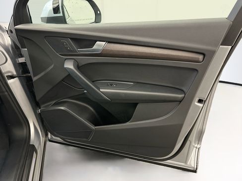 Used 2023 Audi Q5 2.0T Premium w/ Convenience Package AWD/4WD image 35