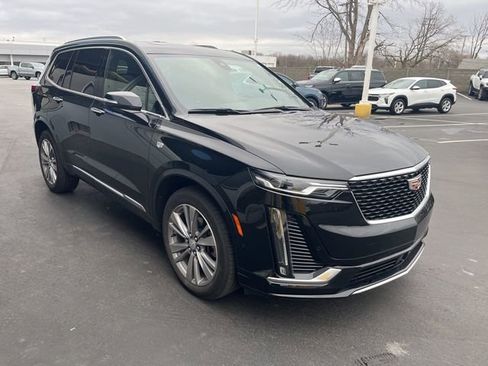 Used 2023 Cadillac XT6 Premium Luxury w/ Technology Package image 2