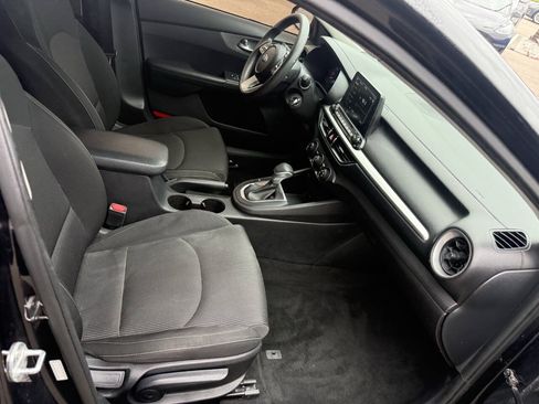 Used 2021 Kia Forte LXS FWD image 13