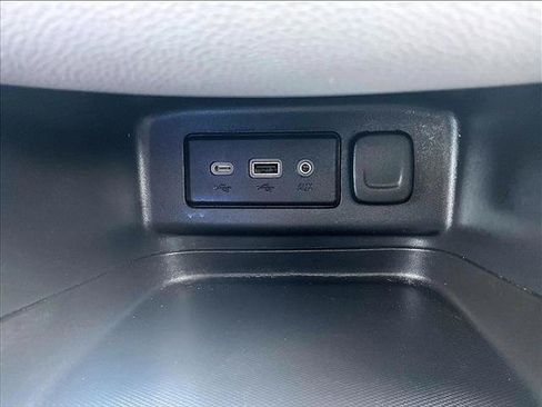 Used 2021 Chevrolet Equinox LS FWD image 26