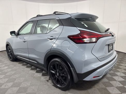 Used 2021 Nissan Kicks SR w/ SR Premium Package FWD image 4