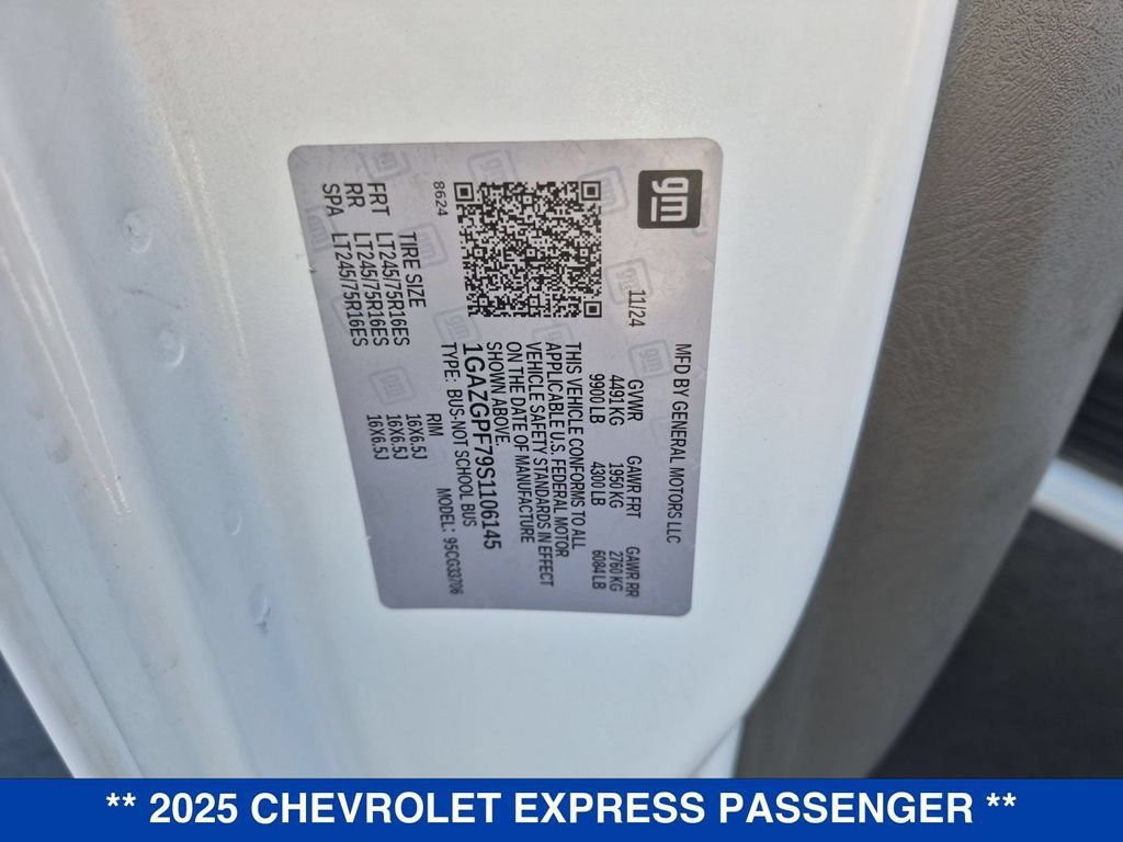 Used 2025 Chevrolet Express 3500 LT w/ LT Preferred Equipment Group RWD image 28