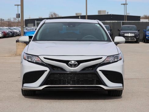 Used 2023 Toyota Camry SE image 5