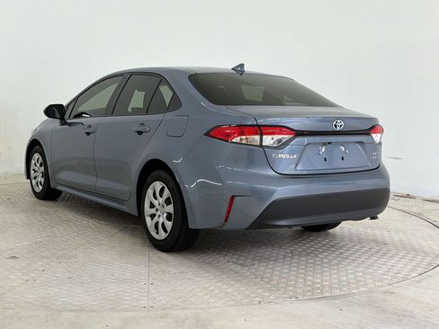 Used 2025 Toyota Corolla LE FWD image 3