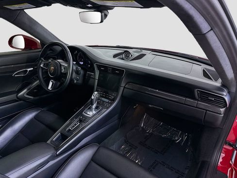 Used 2019 Porsche 911 Turbo S image 31