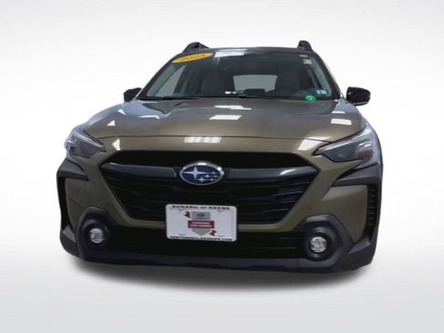 Used 2025 Subaru Outback Premium image 4