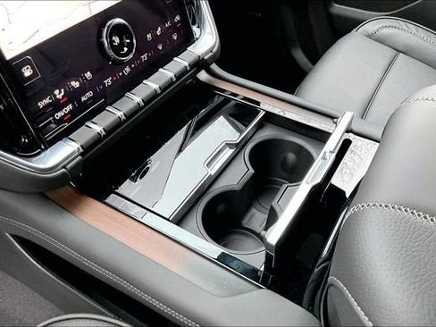 New 2026 GMC Yukon XL Denali w/ Denali Reserve Package image 9