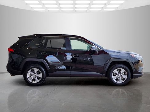 Used 2025 Toyota RAV4 XLE w/ Convenience Package FWD image 3