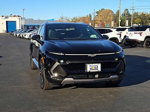 New 2026 Chevrolet Equinox EV LT w/ Convenience Package II image 7