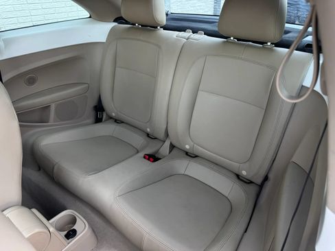 Used 2013 Volkswagen Beetle TDI FWD image 16