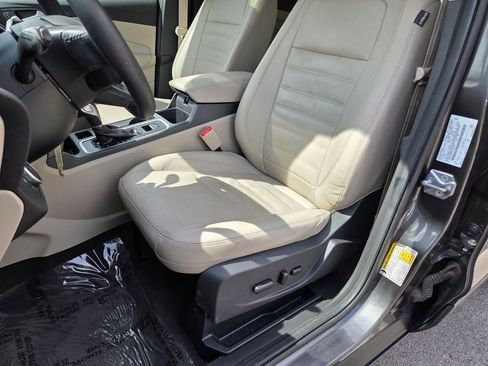 Used 2018 Ford Escape SEL w/ Ford Safe & Smart Package FWD image 5
