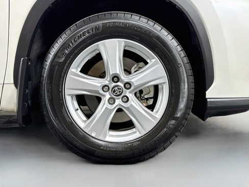 Used 2020 Toyota Highlander LE AWD/4WD image 43