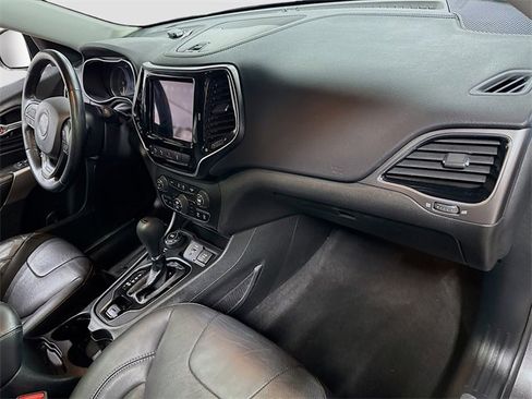 Used 2021 Jeep Cherokee Limited image 32