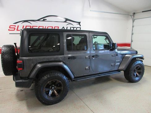 Used 2018 Jeep Wrangler Unlimited Sahara w/ LED Lighting Group AWD/4WD image 5