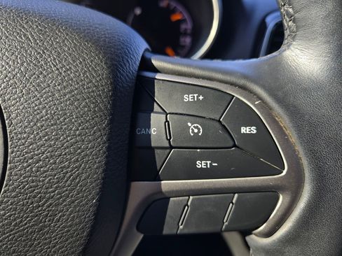 Used 2021 Jeep Grand Cherokee Limited w/ Luxury Group II image 25