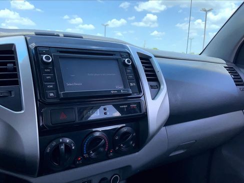 Used 2014 Toyota Tacoma PreRunner w/ Limited Package RWD image 34
