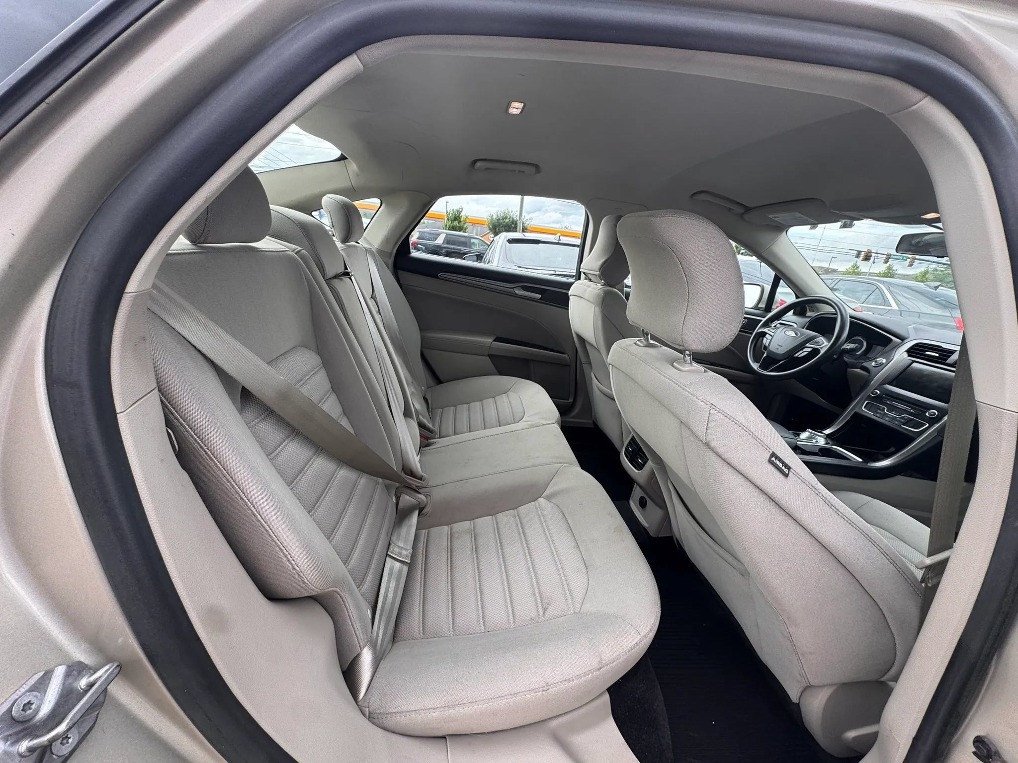 Used 2018 Ford Fusion SE w/ Fusion SE Technology Package FWD image 20