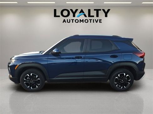 Used 2023 Chevrolet TrailBlazer LT w/ Convenience Package image 2