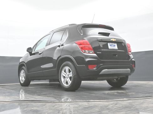 Used 2020 Chevrolet Trax LT w/ LT Convenience Package image 38