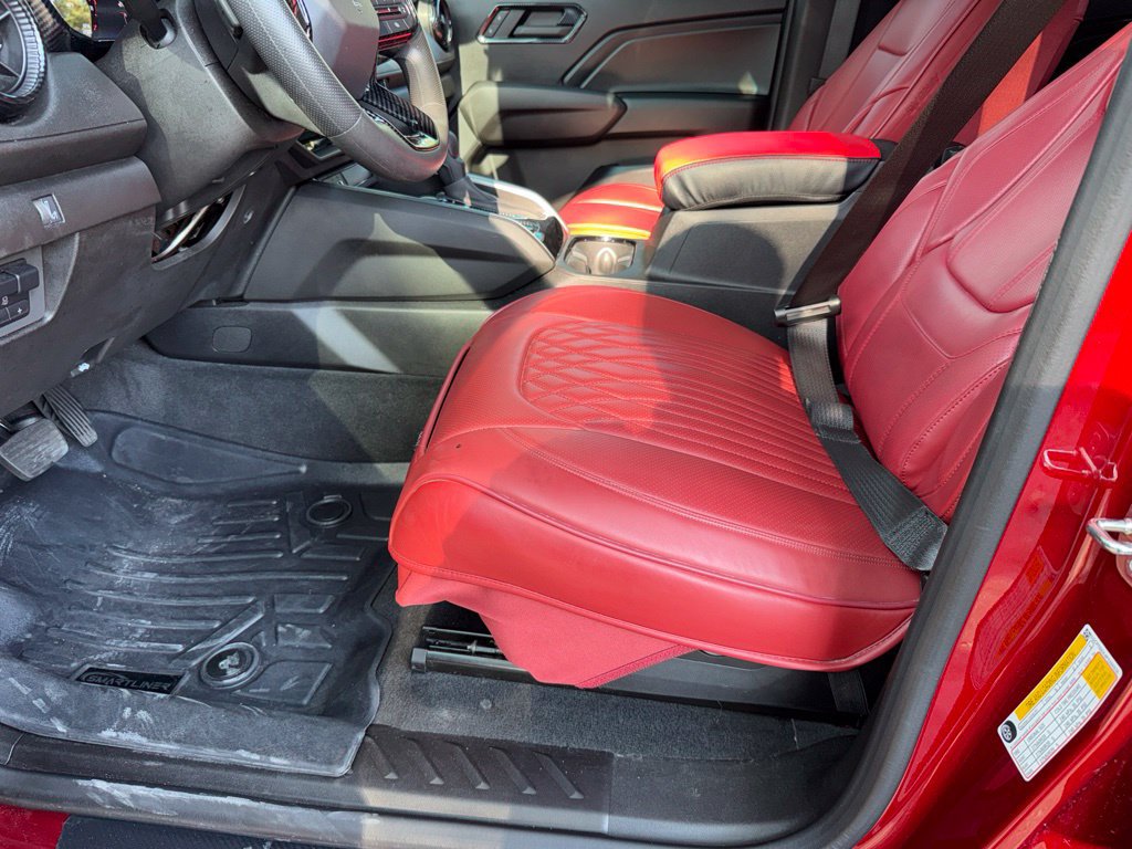 Used 2023 Chevrolet Colorado Trail Boss AWD/4WD image 21