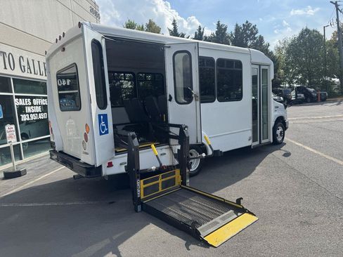 Used 2013 Ford E-350 and Econoline 350 Super Duty w/ Shuttle Bus Prep Pkg RWD image 5