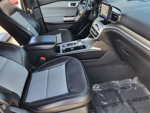 Used 2022 Ford Explorer XLT w/ Equipment Group 202A image 23