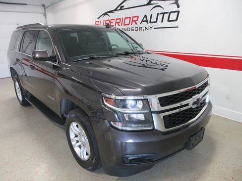 Used 2018 Chevrolet Tahoe LT w/ Luxury Package AWD/4WD image 12