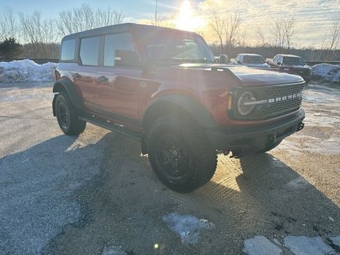 Used 2024 Ford Bronco Wildtrak image 7