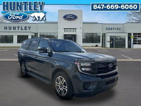 Used 2025 Ford Expedition Active AWD/4WD image 4
