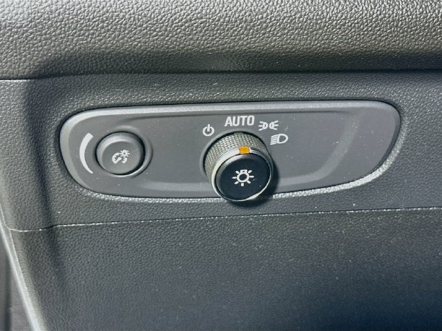 Used 2023 Buick Envision Essence w/ Sport Touring Package AWD/4WD image 14