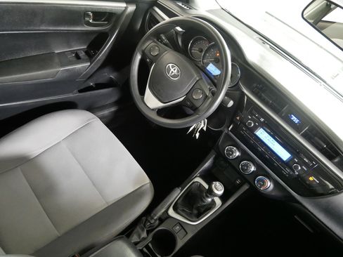 Used 2015 Toyota Corolla L image 9